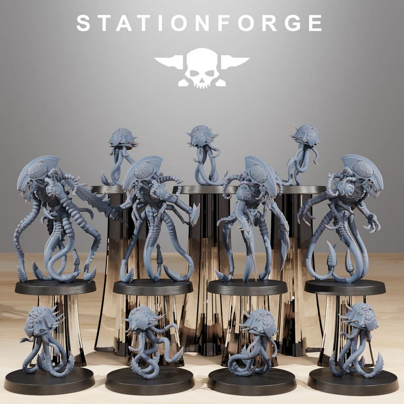 Xenarid Synaptrus alien creature figures with tentacles, armor, claws, and display bases