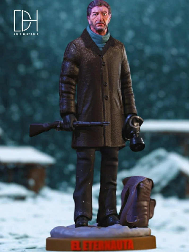 El Eternauta figure in a dark coat and scarf holding a rifle on a snowy base