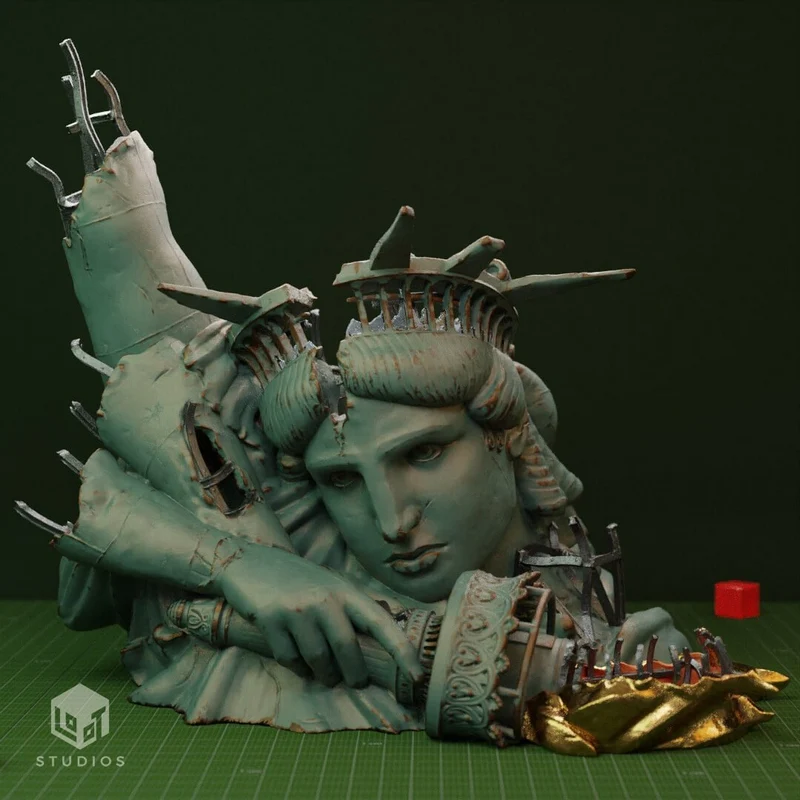 Statue of Liberty dice roller model with crown, torch details, and tray
